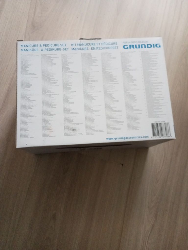 Grundig zestaw do manicure pedicure suszenie i SPA 12 elementów