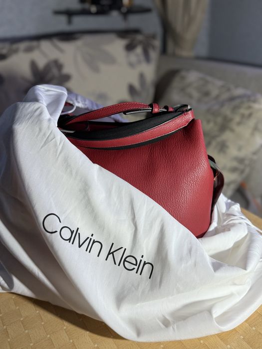 Червона сумка Calvin Klein оригінальна