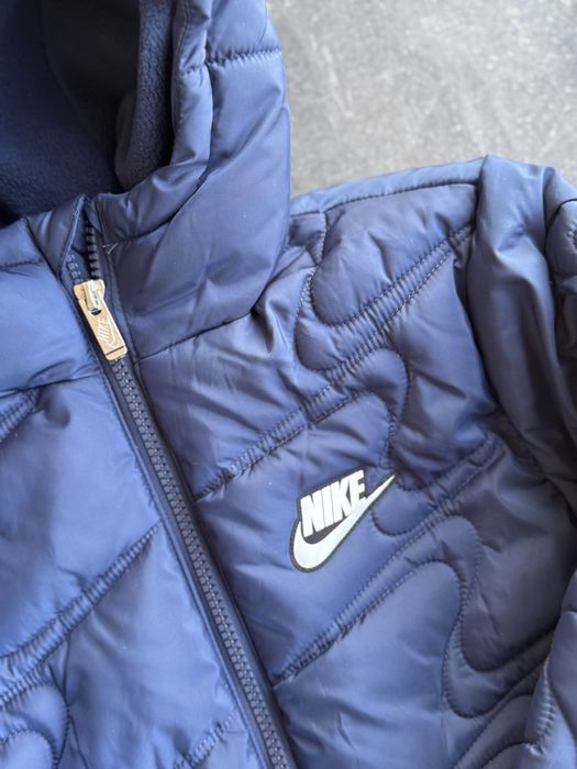 Зимова куртка Nike 5-6 років