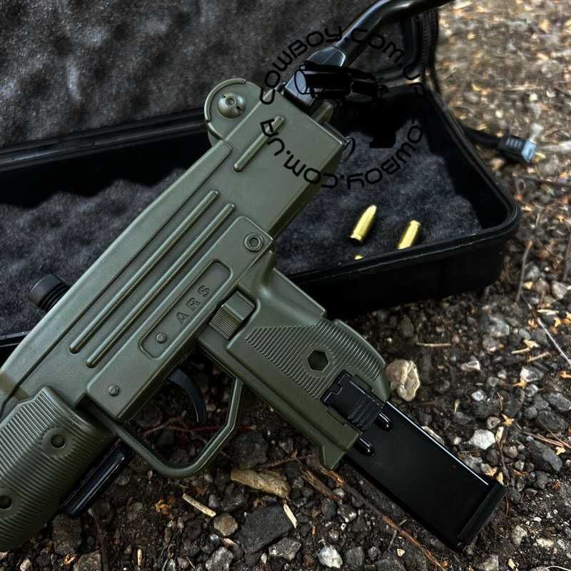 Зажигалка пистолет-автомат "Uzi" на подарок мужчине (черный,олива)