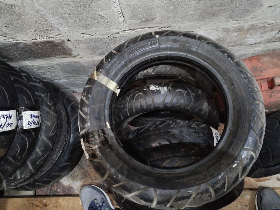 Покришка скутерна 110/90/13 Michelin. Стан нової. 8 мм