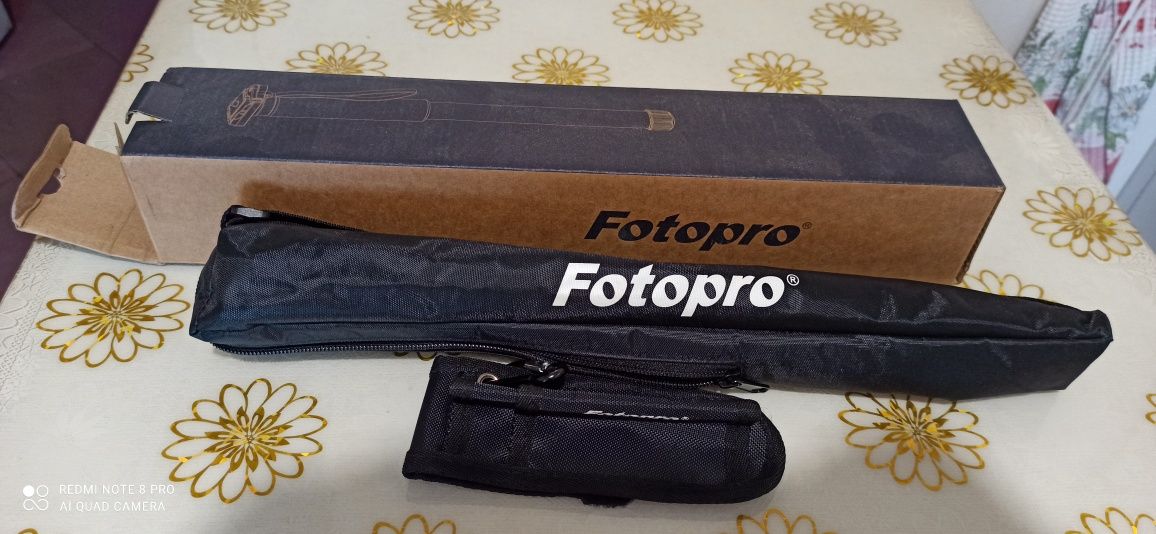 НОВЫЙ Телескопический четырехсекционный монопод  Fotopro