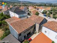 Moradia Geminada T4 para Remodelar – Monte do Bispo, Caria