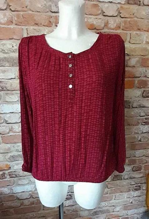 Cienka bluzeczka z długim rękawem. Paprika