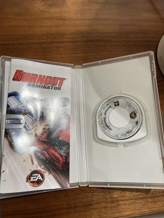 Jogo Consola PSP - Burnout Dominator