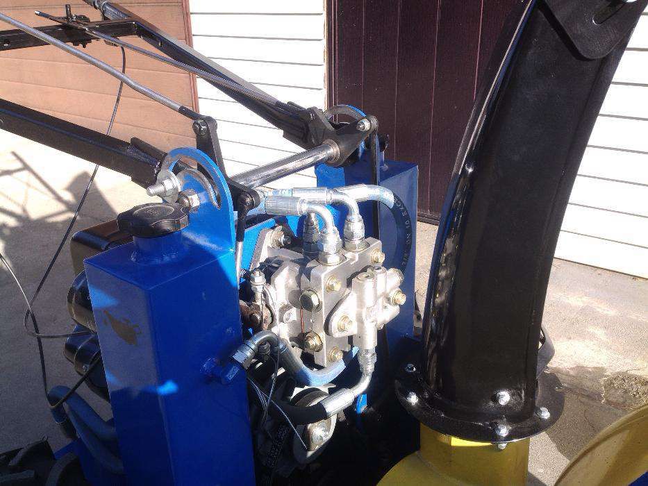 Odśnieżarka Profesjonalna Dzik SAM Traktorek 2WD