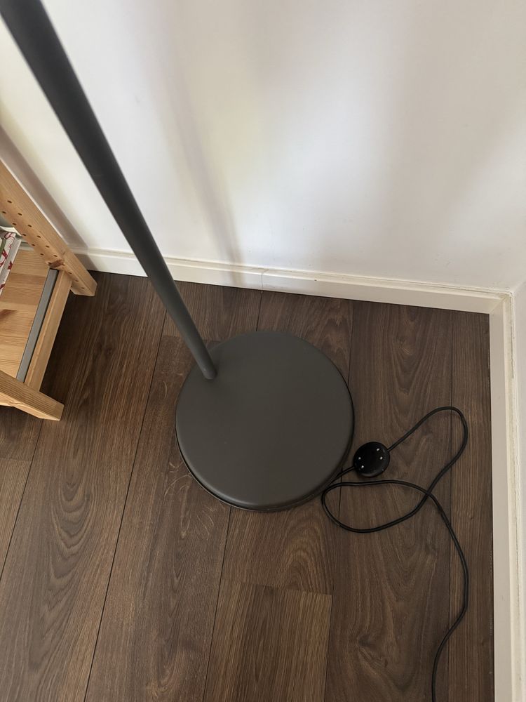 Cabdeeiro ferro cinza Ikea