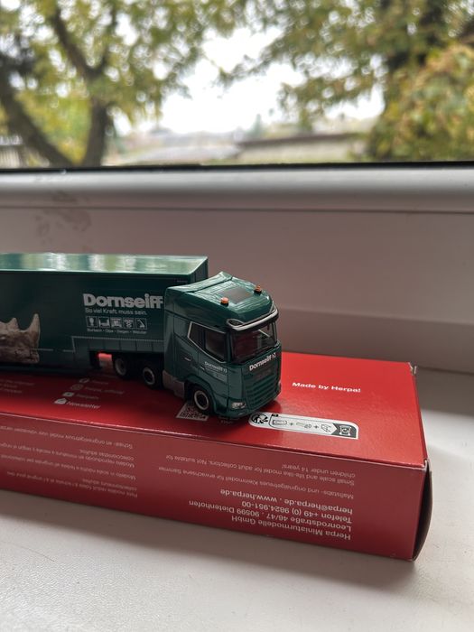 Herpa model ciężarówki DAF XG+ naczepa „Dornseiff" skala 1:87