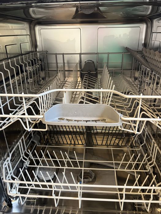 Посудомийна машина Bosch шириною 60 см.