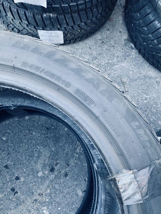 245 45 19 Bridgestone LM32 90%