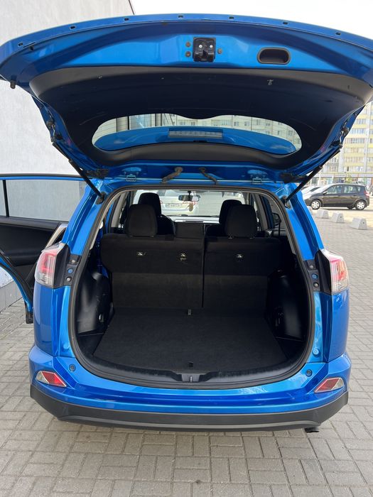 Toyota RAW4 LE 2016 / Тойота раф4