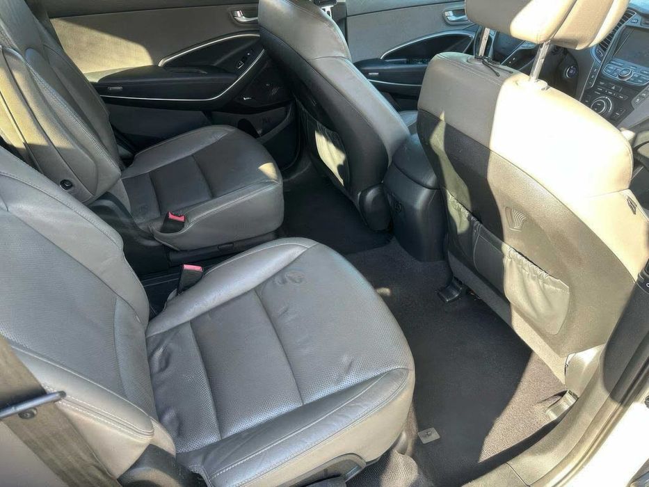 Hyundai Santa Fe Limited      2016