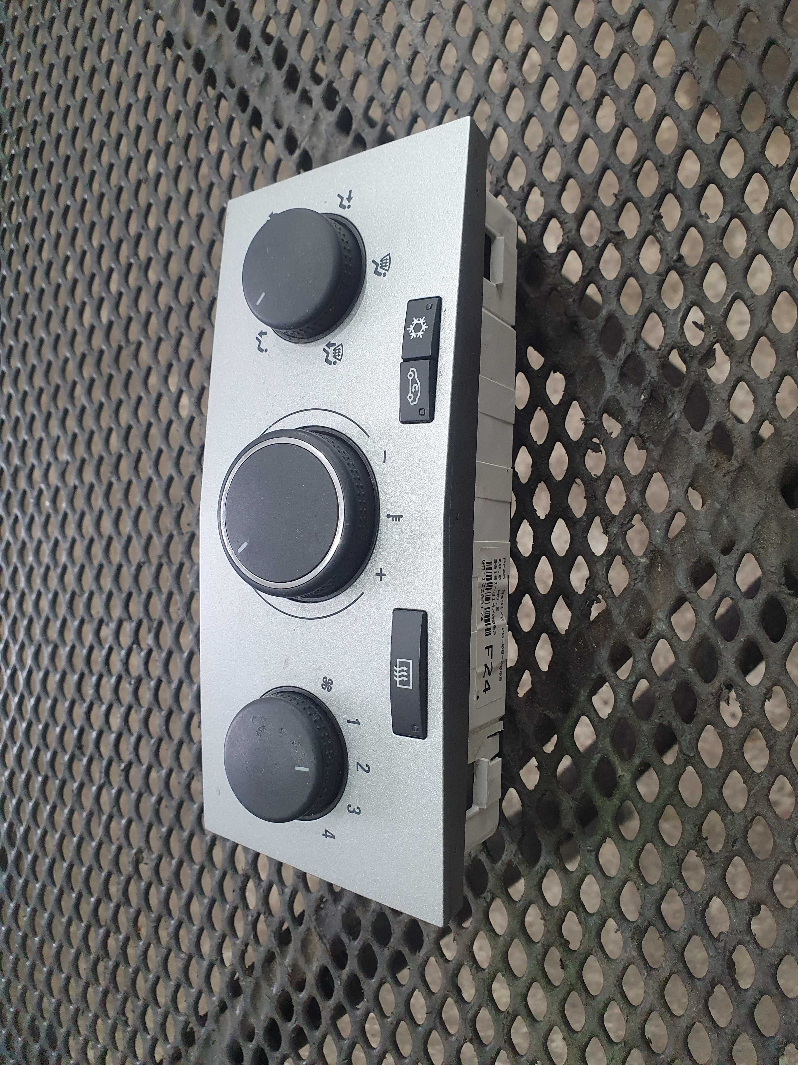 Panel klimatyzacji nawiewu Opel Astra H 3 III sprawny