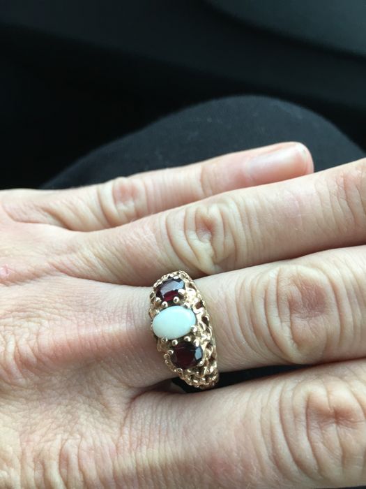 Złoty pierscionek antyk opal granaty