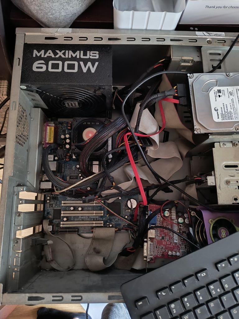 Komputer PC retro P4 1.7Ghz