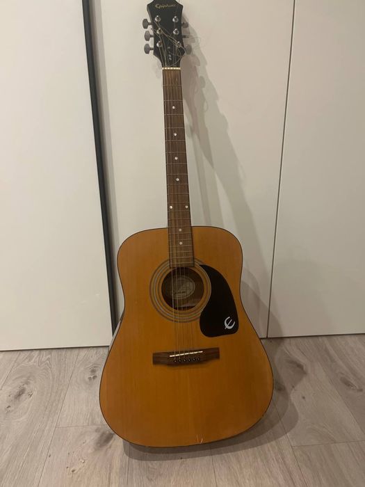 Акустична гітара Epiphone DR-100