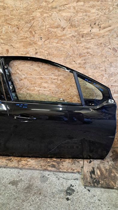 peugeot 208 drzwi prawy przód czarne 2013