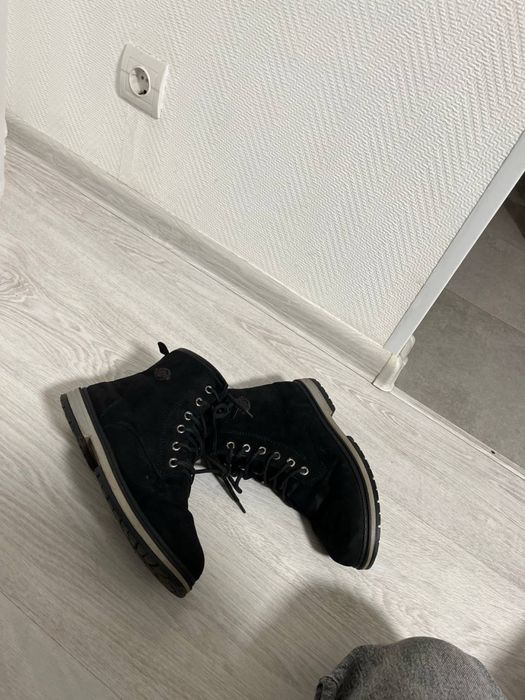 Жіночі черевики зимові