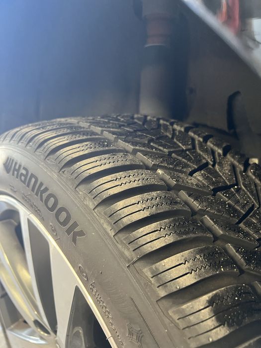 Hankook Winter i*cept evo3 W330 245/45 19