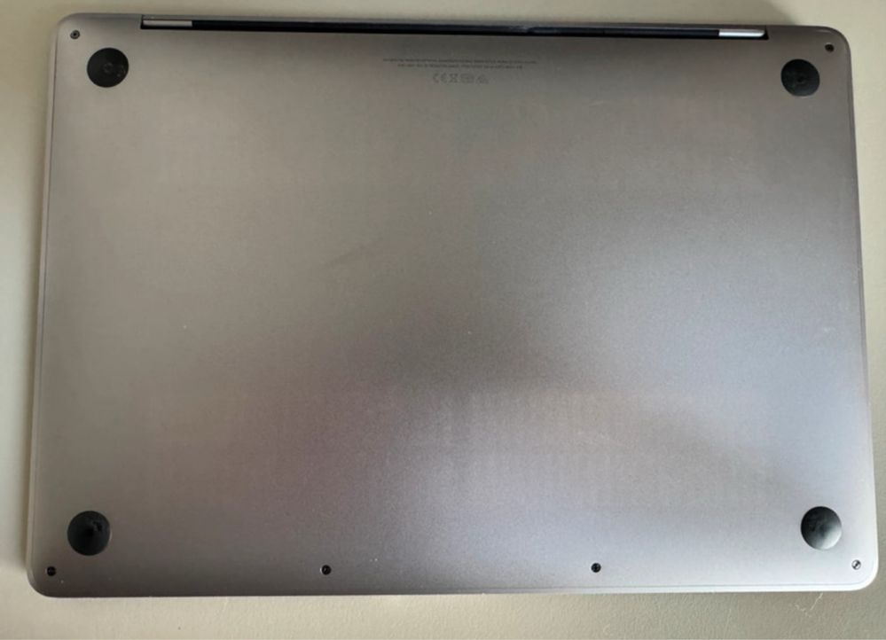 Macbook Pro 2019 / 8GB RAM / 256GB MEMORY / TOUCH BAR