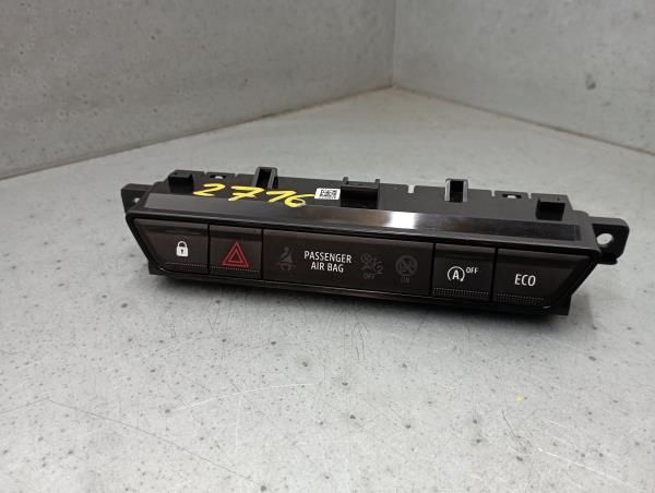 Botão / interruptor 4 piscas DACIA Sandero III