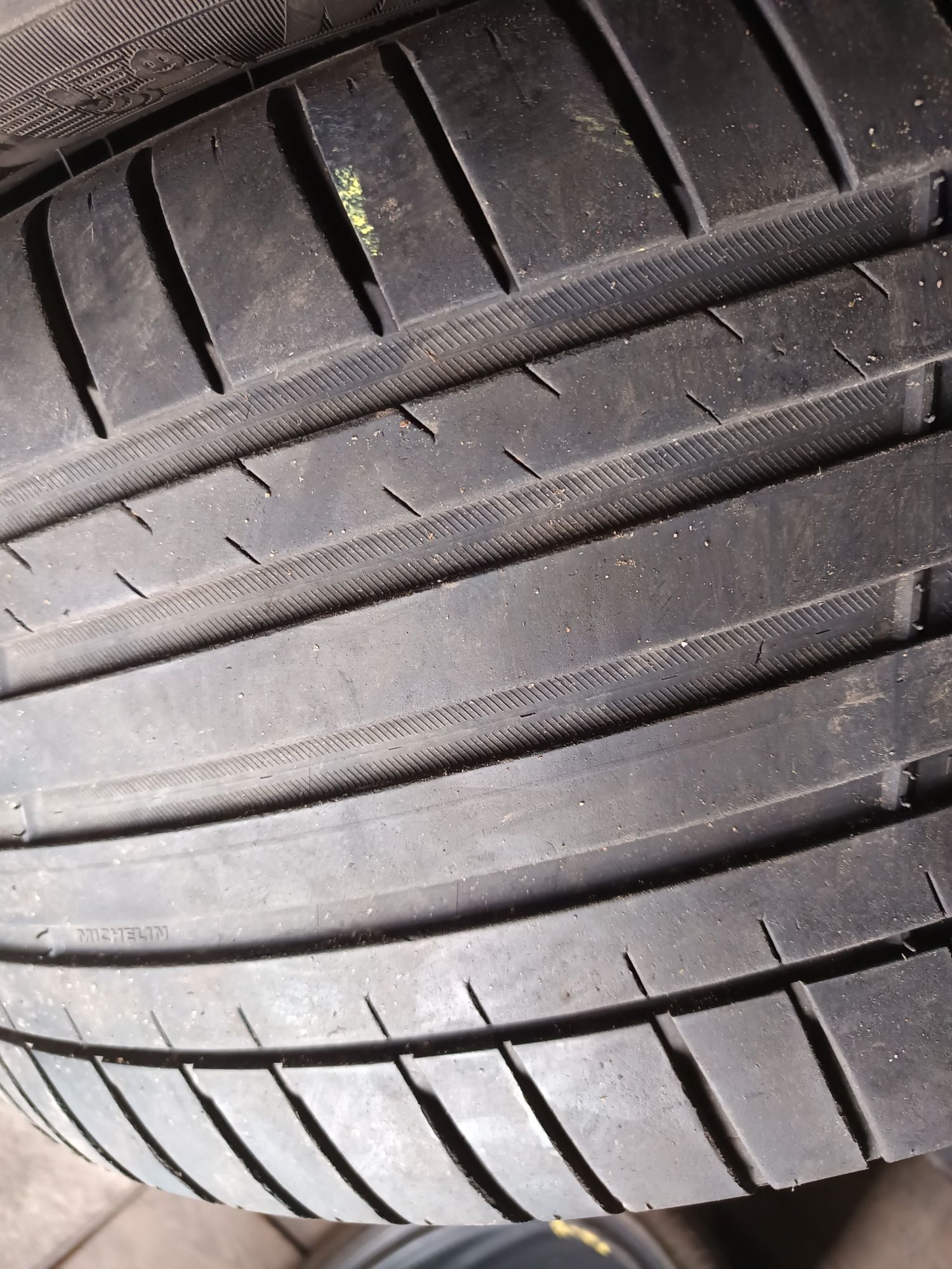 Opony 255/40 r21 Pirelli