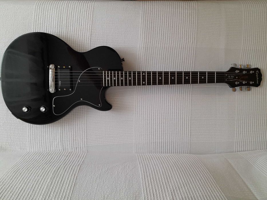 Gitara elektryczna Epiphone Junior Ebony i gratisy