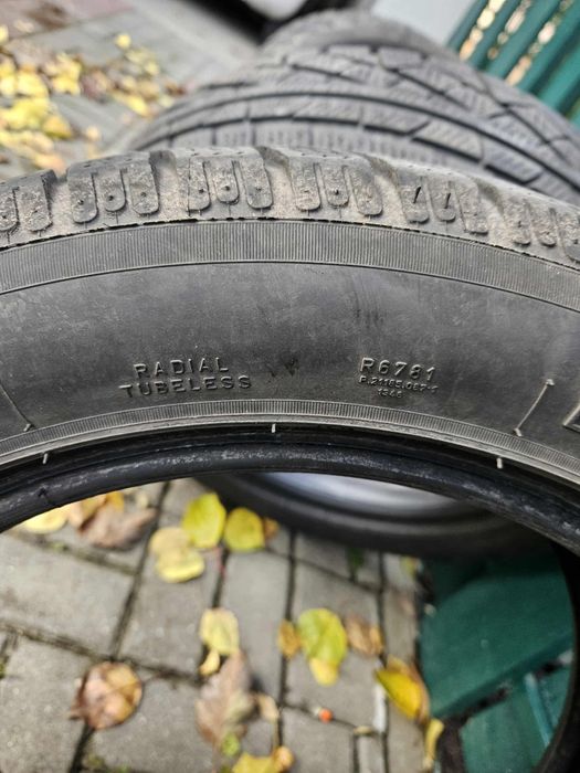 Opony zimowe Pirelli Sottozero 210 - 195/55 R16 87H M+S - 4 sztuki
