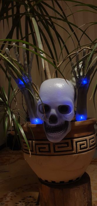 Czaszka i ręce, Szkielet, Kościotrup LED Halloween.