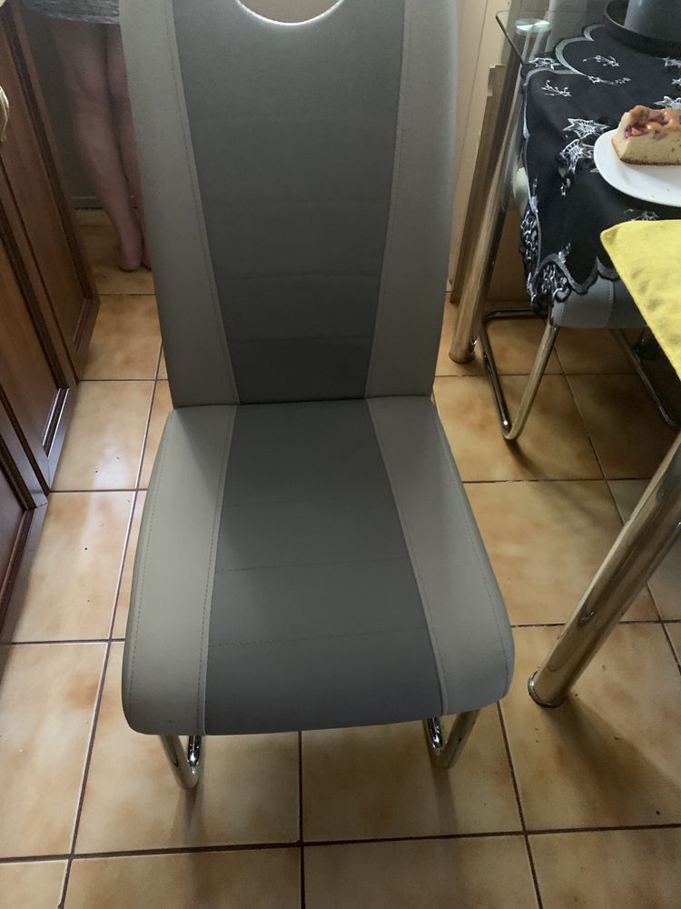 krzesła do jadalni