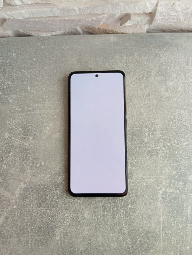Redmi Note 13 6/128 ГБ з NFC + комплект (чохол, зарядка, плівка)
