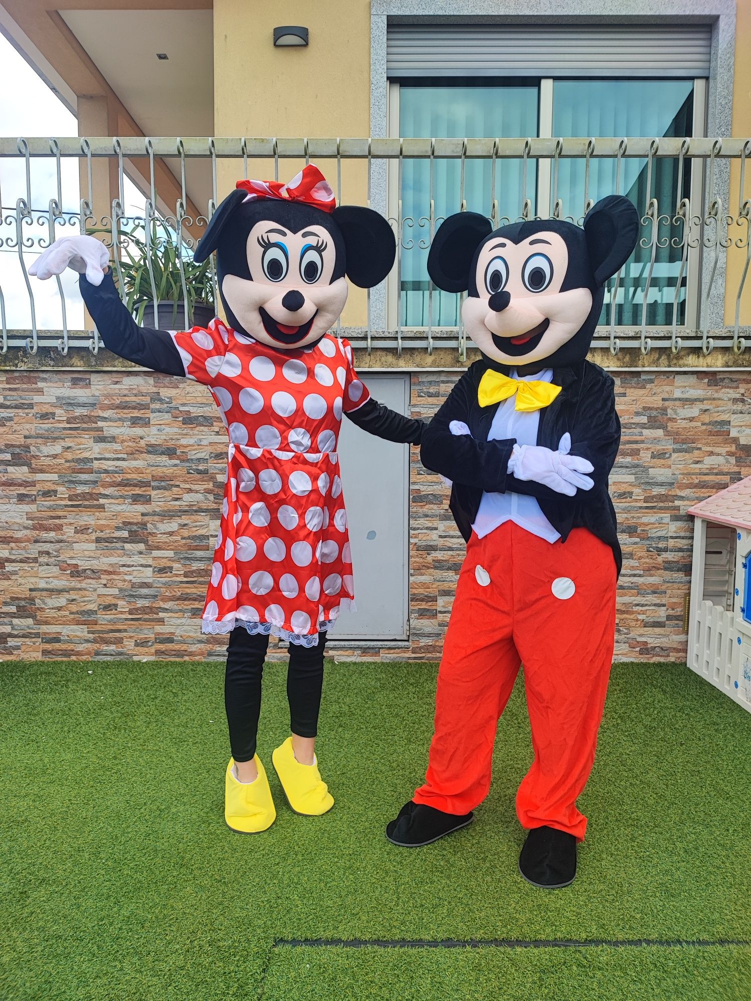 Mascote Mickey e Minnie Mouse