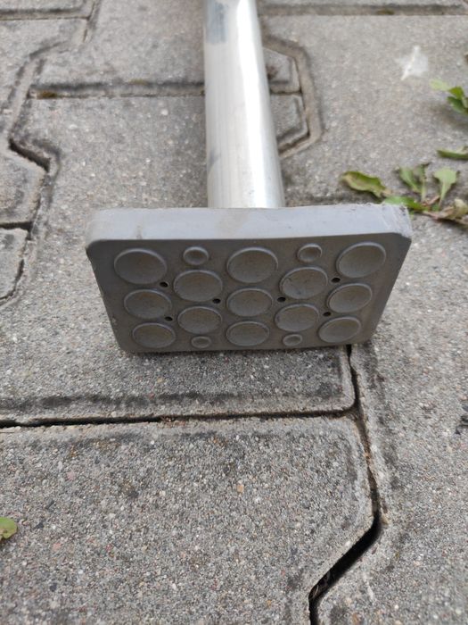 Drążki rozporowe do zabezpieczenia ładunków.