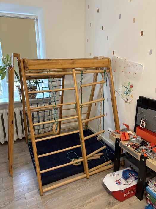 Дитячий спортивний комплекс