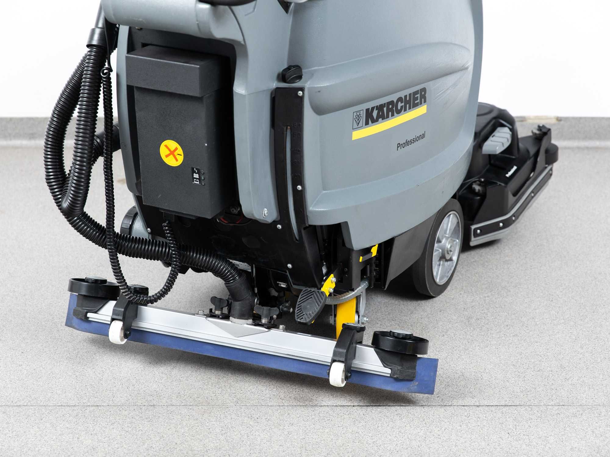 SZOROWARKA KARCHER B 60 W D55 Bp NOWE BATERIE 1543mth 2011r 12000netto