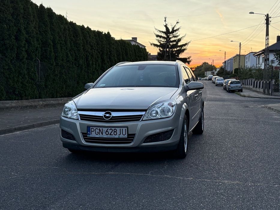 Opel Astra Sprzedam Opla Astra 1.6 Benzyna Cosmo Klimatyzacja Hak Zarejestrowana