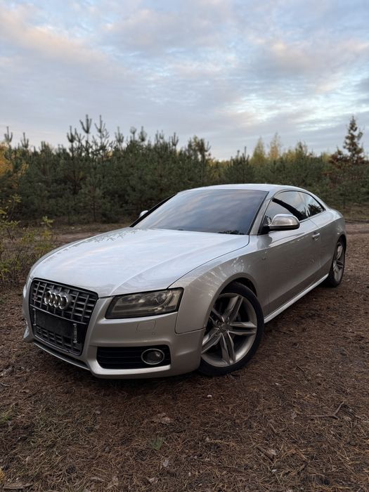 Audi S5 нерозмитнена