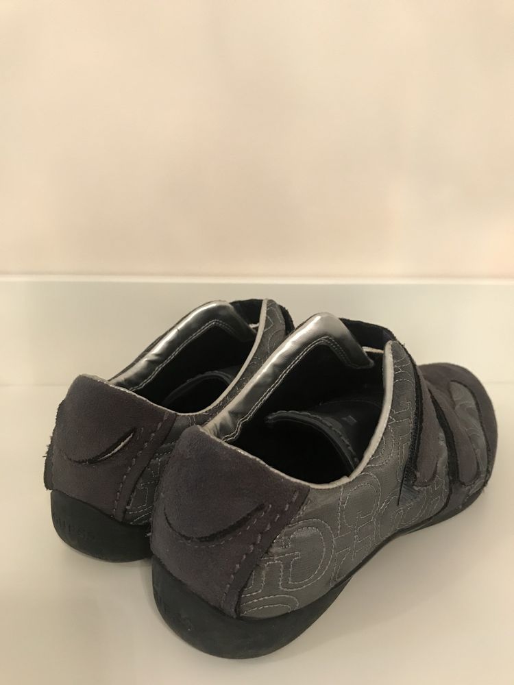 Szare buty sportowe Guess rozmiar 38