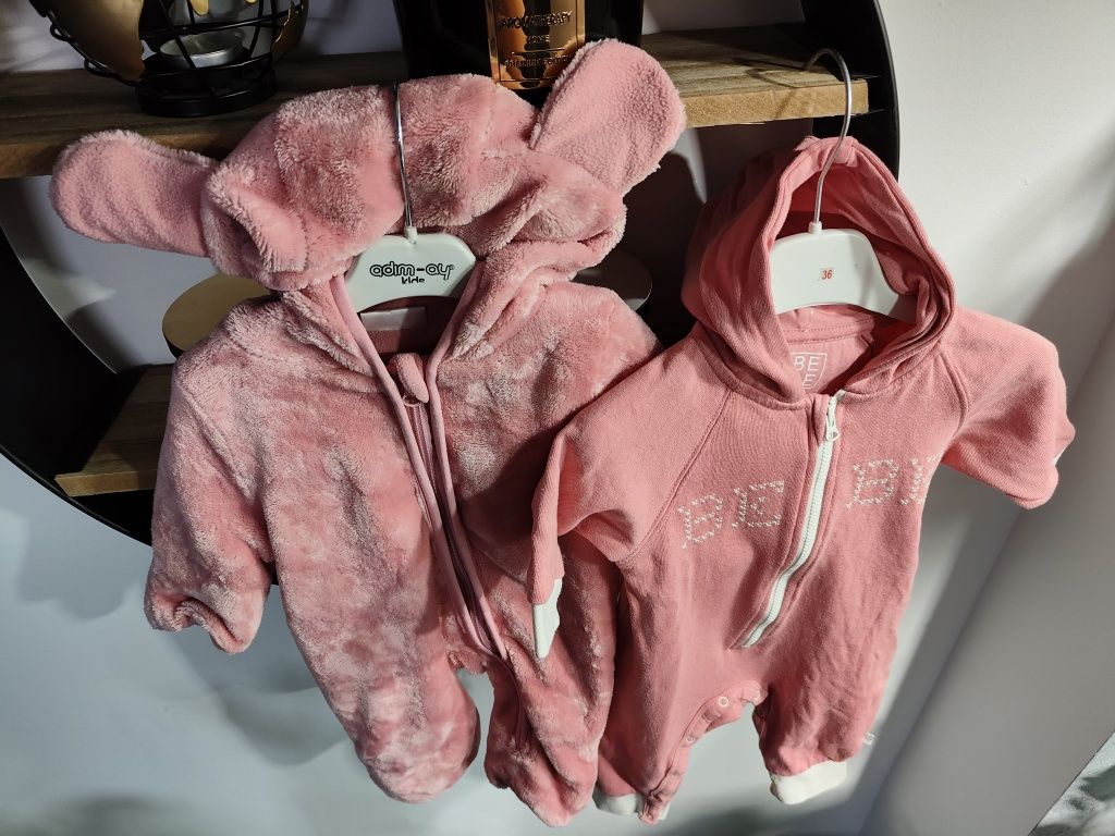 Dwa kombinezony niemowlęce różowe polar 62-68