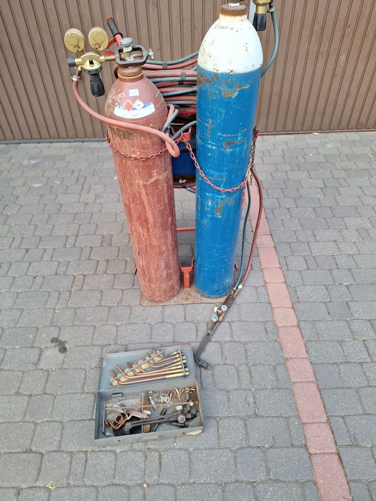 Gazy techniczne (butle tlen acetylen) butle spawalnicze.