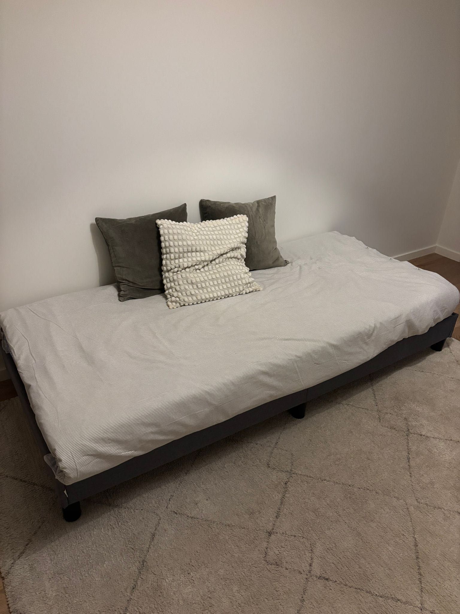 Cama + Estrado + Colchão 90 x 200cm