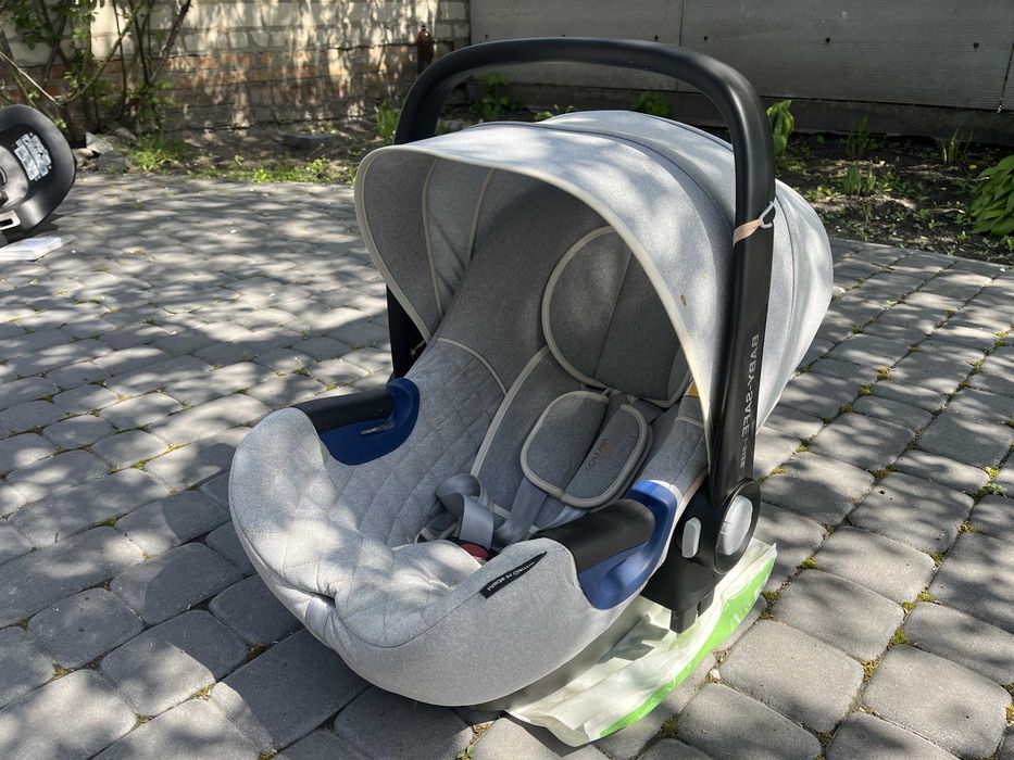 Автокрісло Britax Römer BABY-SAFE 2 i-Size (Nordic Grey)