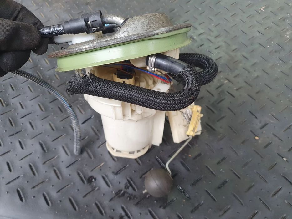 POMPA PALIWA OPEL CORSA C 9227844 1.2 16V POSIADAM 3SZT