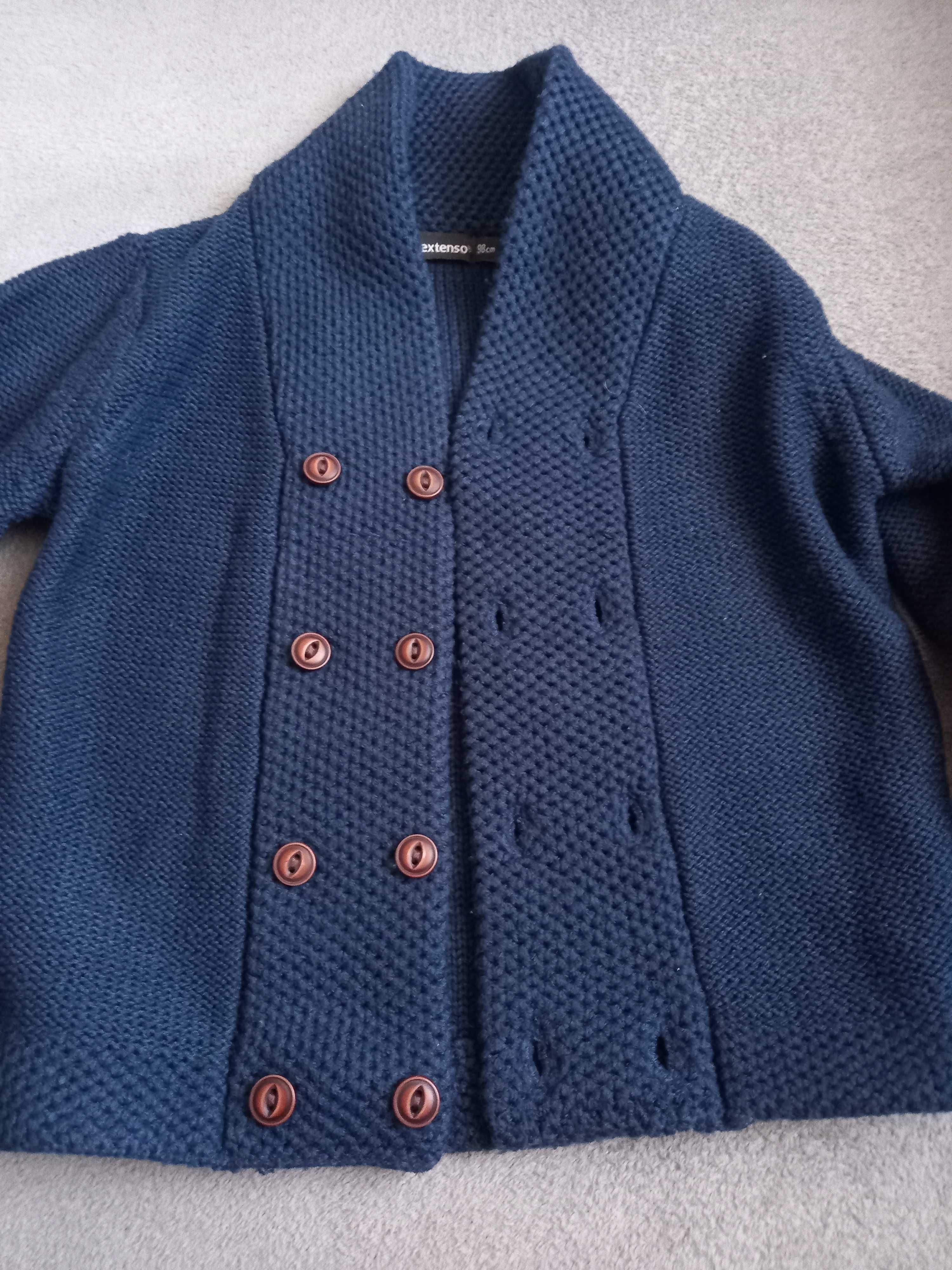 Elegancki sweterek chłopięcy r. 98