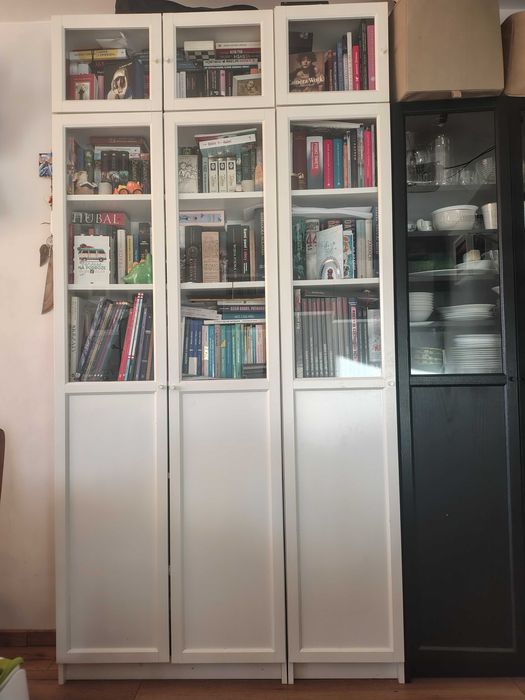 Regały biały i czarny IKEA