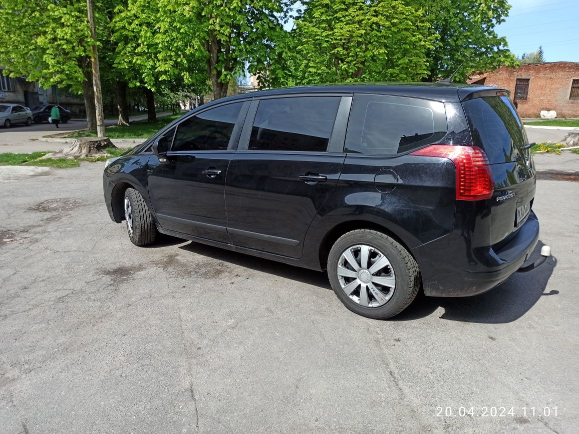 PEUGEOT 5008, 2010