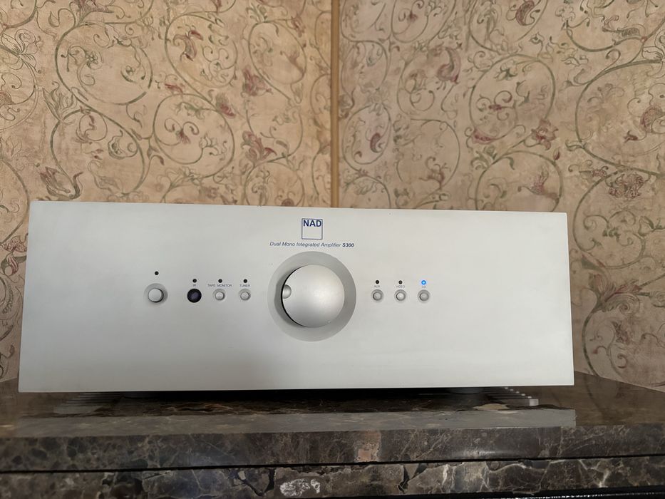 Усилитель Nad c300