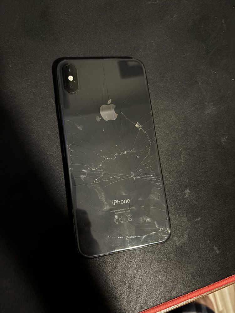 Telefon Iphone XS Max 512 Gb czarny.