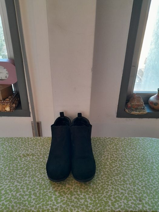 Vendo Botas de Senhora INEXTENSO muito bonitas como novas