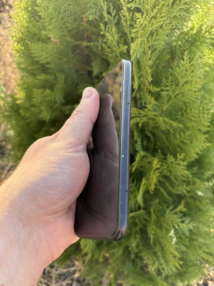 Продам Iphone Xr